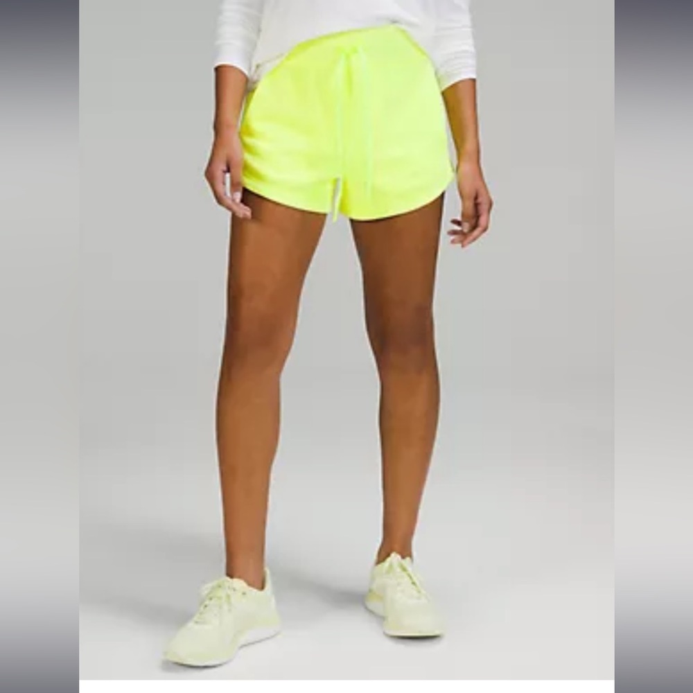 Lululemon Inner Glow High-Rise Short 3" Size 4 NWT